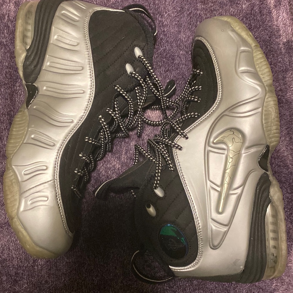 Nike Air penny 1/2 Cent
Black Silver
Size 7.5